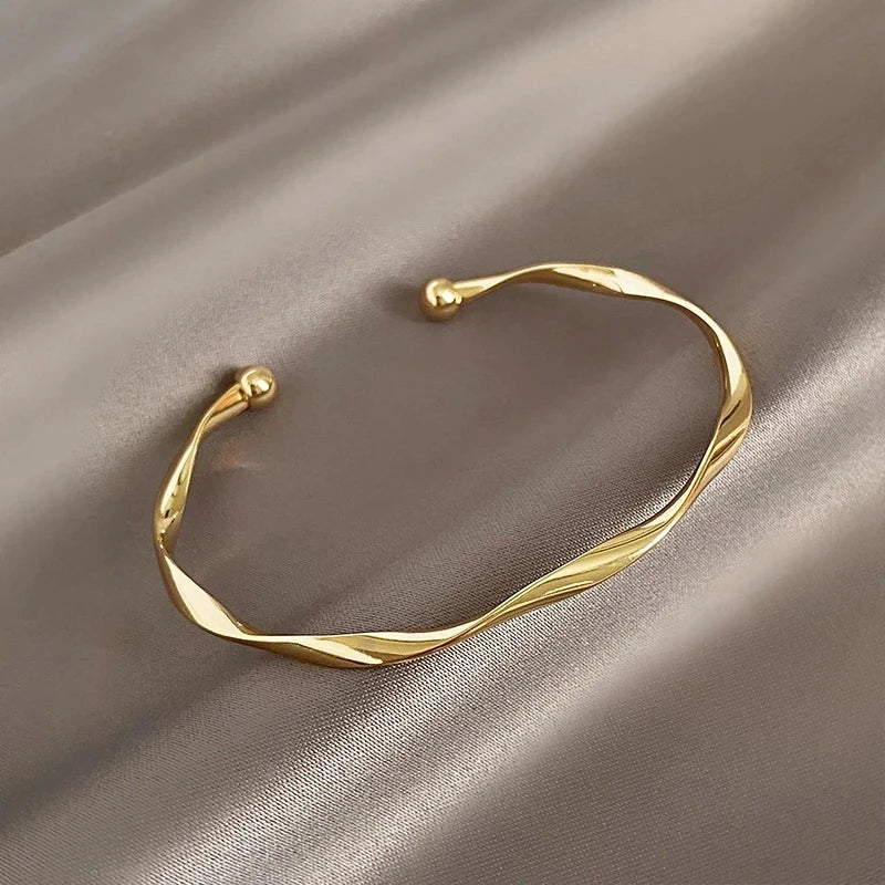 Retro Twisted Gold Bracelet